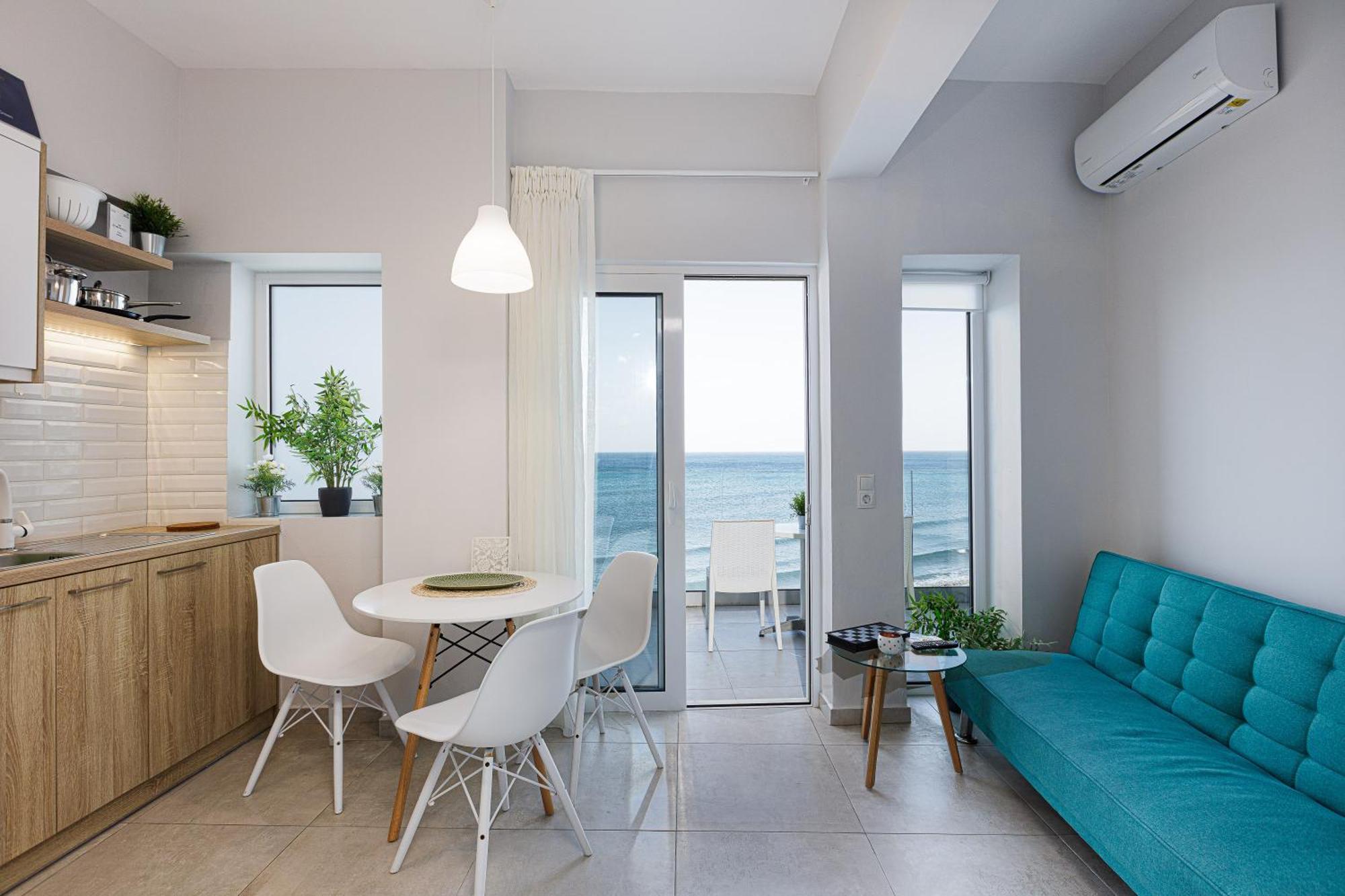 Seaside Palette Suites 罗希姆诺 客房 照片